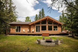 11-32433 Range Road 61 Rural Mountain View County, AB T0M 1X0