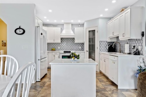 144 Hillcrest Boulevard, Strathmore, AB 