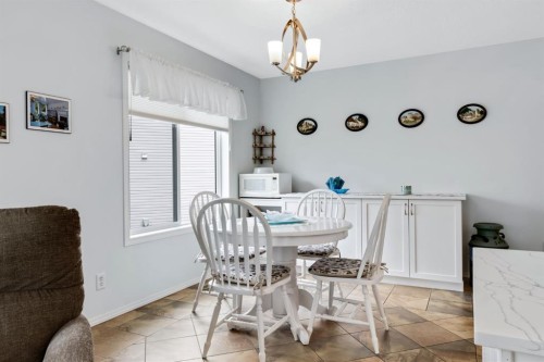 144 Hillcrest Boulevard, Strathmore, AB 