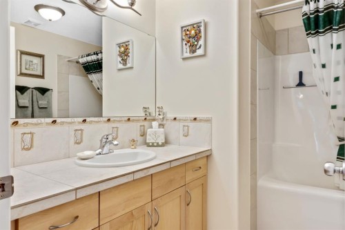 144 Hillcrest Boulevard, Strathmore, AB 