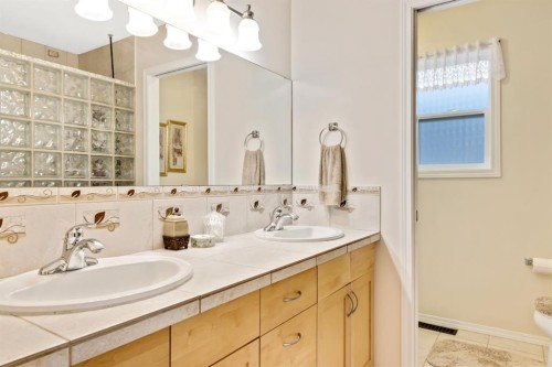 144 Hillcrest Boulevard, Strathmore, AB 