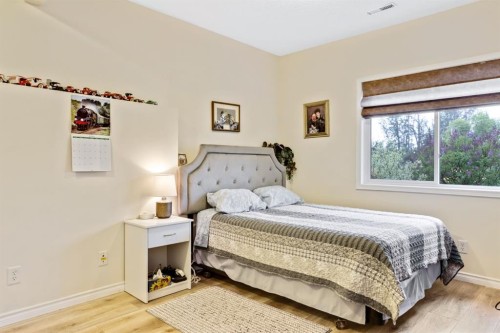 144 Hillcrest Boulevard, Strathmore, AB 