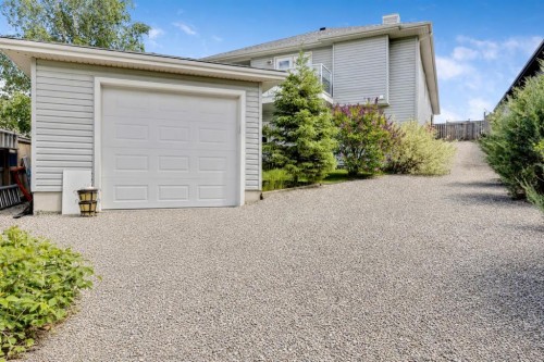 144 Hillcrest Boulevard, Strathmore, AB 