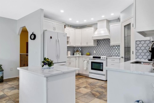 144 Hillcrest Boulevard, Strathmore, AB 