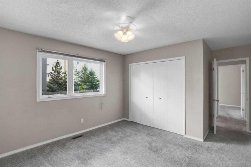 151 Midlawn Close Se, Calgary, AB 