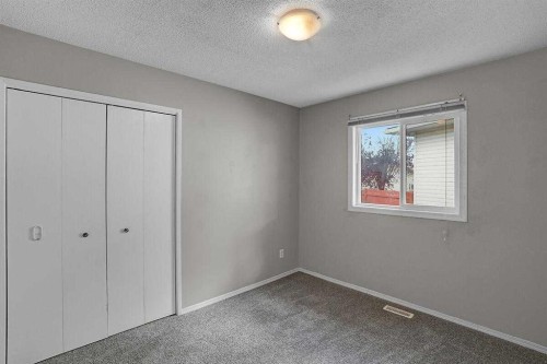151 Midlawn Close Se, Calgary, AB 