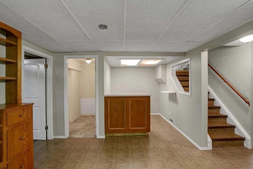 151 Midlawn Close Se, Calgary, AB 