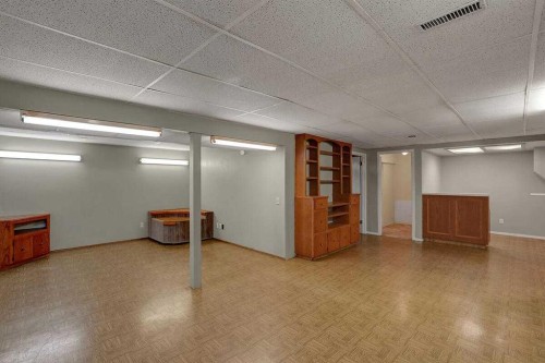 151 Midlawn Close Se, Calgary, AB 