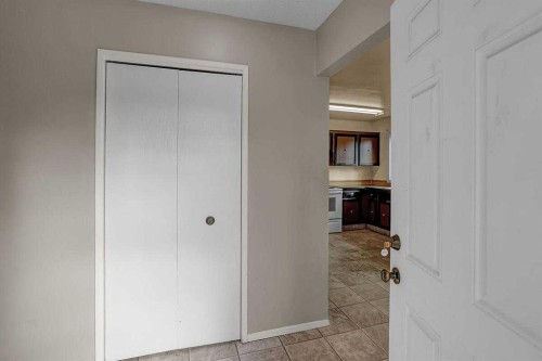 151 Midlawn Close Se, Calgary, AB 