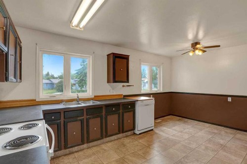 151 Midlawn Close Se, Calgary, AB 
