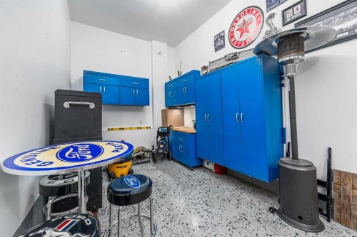 220 Copperpond Green Se, Calgary, AB - Indoor
