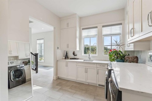 19 Mckendrick Point, Rural Rocky View County, AB - Indoor Photo Showing Laundry Room