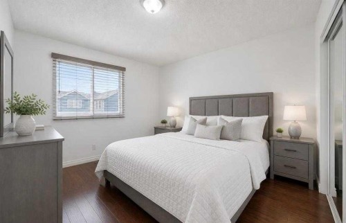 904-919 38 Street Ne, Calgary, AB - Indoor Photo Showing Bedroom