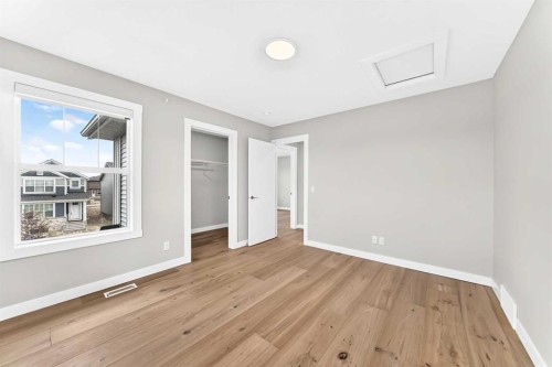 171 Corner Glen Grove Ne, Calgary, AB 