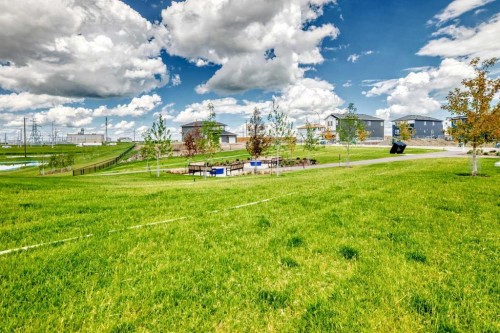 171 Corner Glen Grove Ne, Calgary, AB 