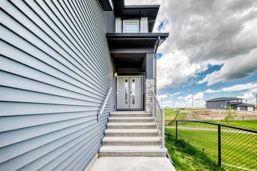 171 Corner Glen Grove Ne, Calgary, AB 