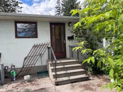 3207 Castle Road NW Calgary, AB T2M 4K6