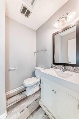 D-903 44 Street Se, Calgary, AB 