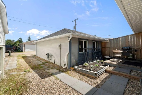 412 9 Street, Beiseker, AB 
