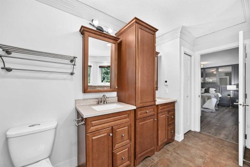 884 East Chestermere Drive, Chestermere, AB - Indoor Photo Showing Bathroom