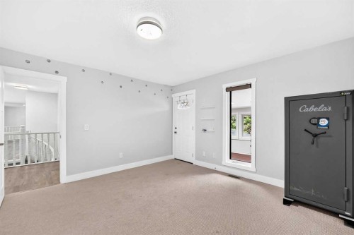 884 East Chestermere Drive, Chestermere, AB - Indoor Photo Showing Other Room