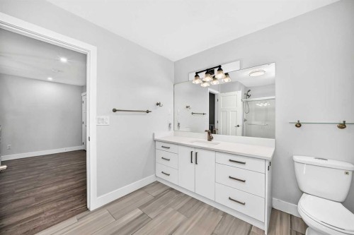 884 East Chestermere Drive, Chestermere, AB - Indoor Photo Showing Bathroom