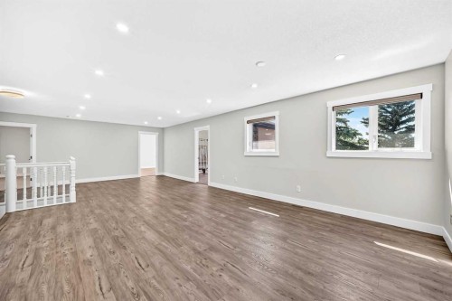 884 East Chestermere Drive, Chestermere, AB - Indoor Photo Showing Other Room