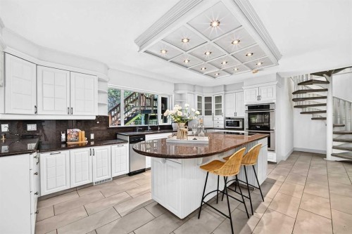 884 East Chestermere Drive, Chestermere, AB - Indoor Photo Showing Kitchen With Upgraded Kitchen