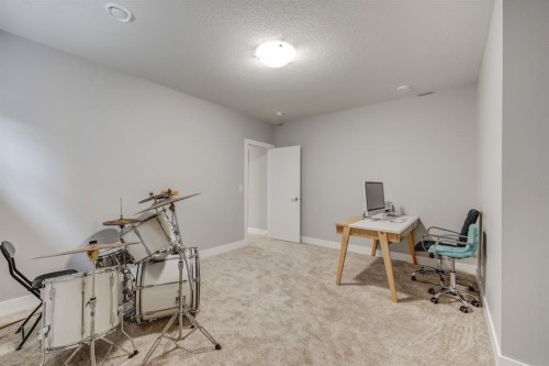 146 Yorkstone Way Sw, Calgary, AB 
