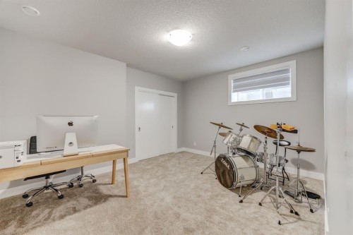 146 Yorkstone Way Sw, Calgary, AB 