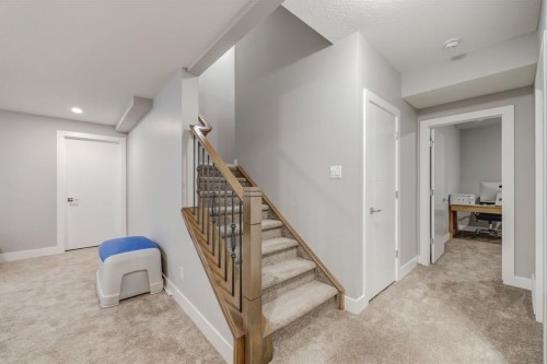 146 Yorkstone Way Sw, Calgary, AB 