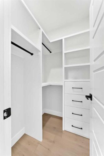 3106 15 Avenue Sw, Calgary, AB - Indoor With Storage