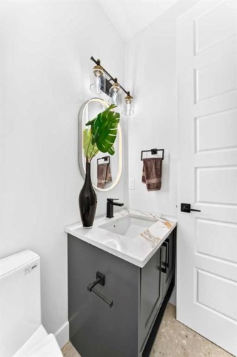 3106 15 Avenue Sw, Calgary, AB - Indoor Photo Showing Bathroom