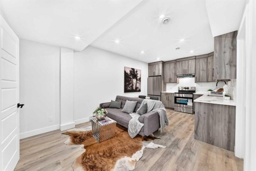 3106 15 Avenue Sw, Calgary, AB - Indoor