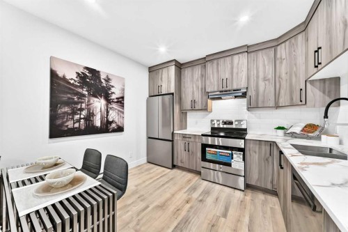 3106 15 Avenue Sw, Calgary, AB - Indoor Photo Showing Kitchen