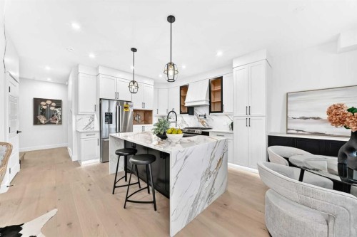 3106 15 Avenue Sw, Calgary, AB - Indoor Photo Showing Kitchen With Upgraded Kitchen