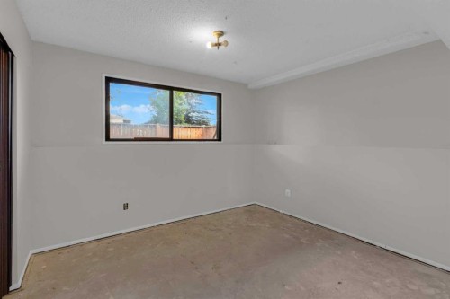 4347 70 Street Nw, Calgary, AB 