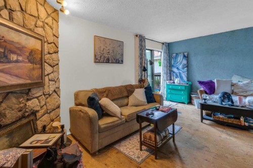 4347 70 Street Nw, Calgary, AB 