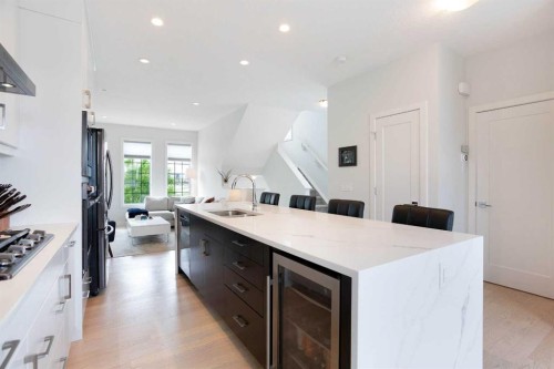 162 Greenbriar Way Nw, Calgary, AB 