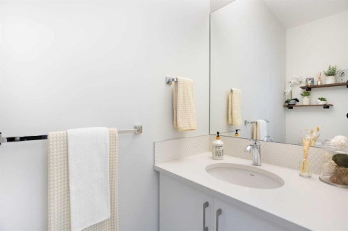 162 Greenbriar Way Nw, Calgary, AB 