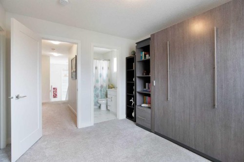 162 Greenbriar Way Nw, Calgary, AB 