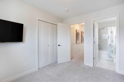 162 Greenbriar Way Nw, Calgary, AB 