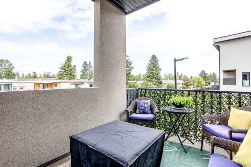 162 Greenbriar Way Nw, Calgary, AB 