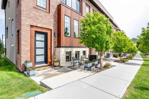 162 Greenbriar Way Nw, Calgary, AB 
