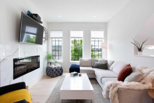 162 Greenbriar Way Nw, Calgary, AB 