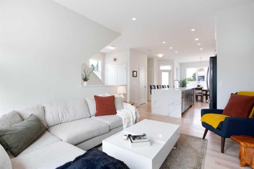 162 Greenbriar Way Nw, Calgary, AB 