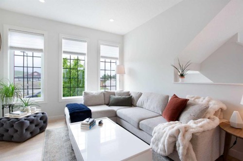 162 Greenbriar Way Nw, Calgary, AB 