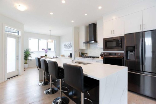 162 Greenbriar Way Nw, Calgary, AB 