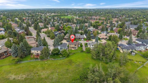 24 Woodgrove Crescent Sw, Calgary, AB 