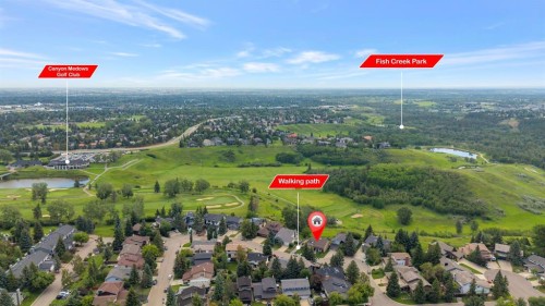 24 Woodgrove Crescent Sw, Calgary, AB 